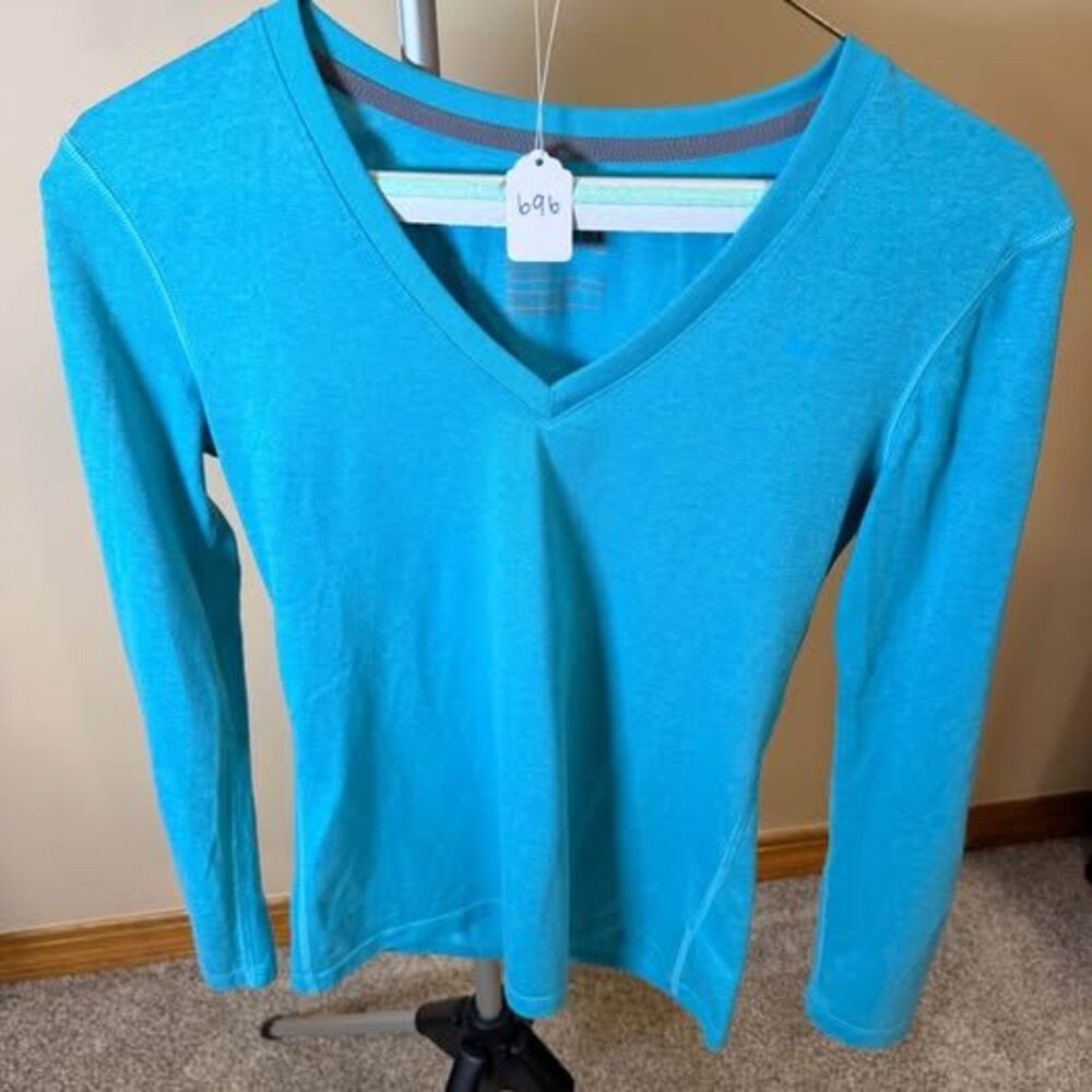 Nike Dri-FIT Long Sleeve V-Neck Shirt Size XS